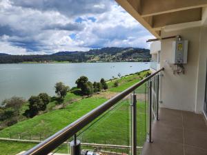 Increíble apartamento con vista panorámica al lago Sochagota