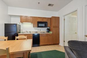 1st Floor Front Side Suite - 104