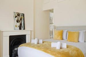 Stylish 1-Bed Flat in Prime Kensington Location