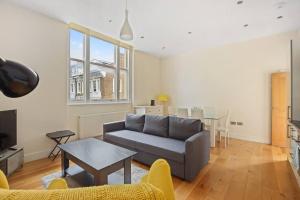 Stylish 1-Bed Flat in Prime Kensington Location