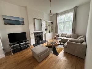 Luxurious Living 4 Bedroom Home