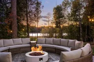 The Pineapple Lake House - 沙勒瓦