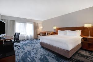 King Room with Sofa Bed room in Fairfield Inn and Suites by Marriott Rochester West/Greece