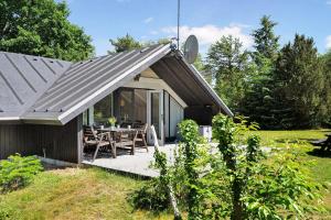 Charming Cottage With Covered Terrace And Peaceful Nature Setting