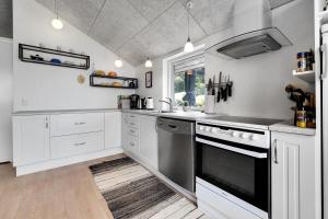 Amazing Home In Knebel With 3 Bedrooms And Wifi