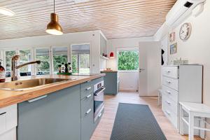 Amazing Home In Ebeltoft With 2 Bedrooms And Wifi