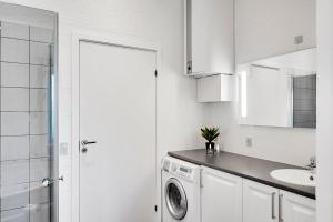 Awesome Home In Ebeltoft With 3 Bedrooms, Internet And Sauna