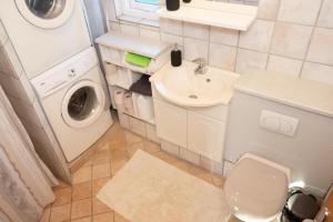 Amazing Home In Ebeltoft With 3 Bedrooms And Internet