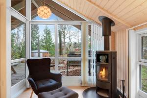 Stunning Home In Rønde With 3 Bedrooms And Wifi