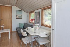 Cozy And Well-Appointed Annex Close To The Beach