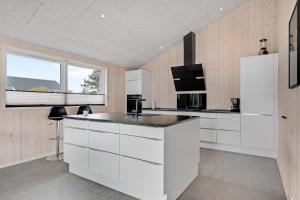 Stunning Home In Ebeltoft With 3 Bedrooms And Internet