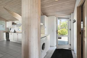 Amazing Home In Ebeltoft With 2 Bedrooms And Internet