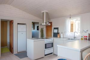 Awesome Home In Glesborg With 3 Bedrooms