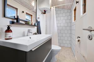 Amazing Home In Ebeltoft With 2 Bedrooms And Wifi