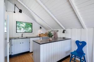 Charming Cottage With Covered Terrace And Peaceful Nature Setting