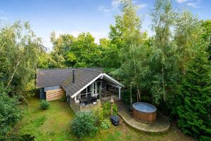 Stunning Home In Rønde With 3 Bedrooms And Wifi