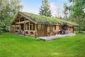 Amazing Home In Rønde With 3 Bedrooms, Sauna And Wifi