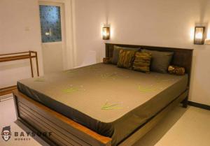 Bay Surf Monkey Villa Double Room with Pvt Bathroom & AC & Kitchen
