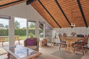 Beautiful Home In Ebeltoft With 2 Bedrooms And Internet