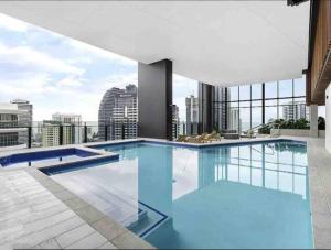 Casino Luxury 3BR Ocean Skylineview suite