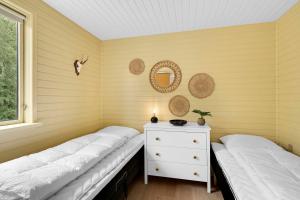 Lovely Holiday Home Within Walking Distance To A Great Beach