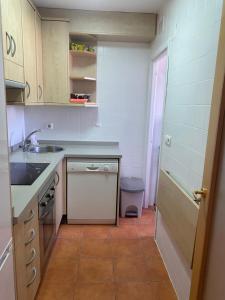 Apartamento con vistas y acceso privado a playa