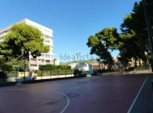 Apartamento con vistas y acceso privado a playa