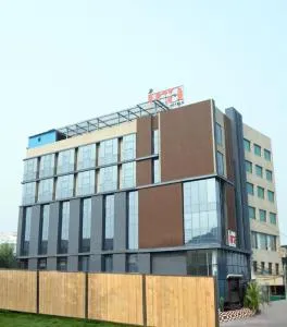 IRA By Orchid Noida - 诺伊达