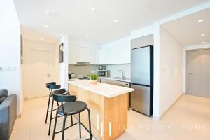 LUX The Dubai Creek View Suite