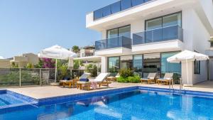 Sea View 5-Bedroom Villa in Kalkan with Private Pool & Garden