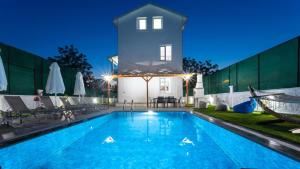 4 Bedroom Villa with Private Pool Near Calis Beach