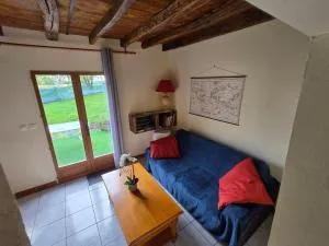 maison volet rouge - Devay