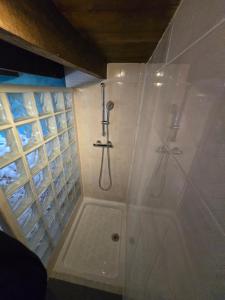 Appartements maison volet rouge : photos des chambres