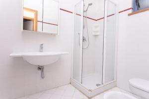 Marcelli, bilocale con giardino a 100 mt dal mare - M052