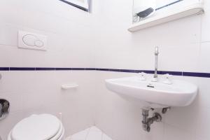 Marcelli, bilocale con giardino a 100 mt dal mare - M052