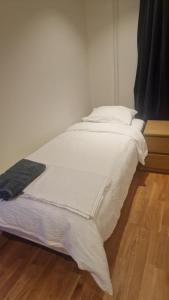 En stor trea i hus max 4 pers