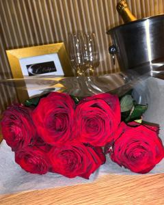 B&B / Chambres d'hotes L'Eclipse maison romantique avec Jacuzzi : photos des chambres