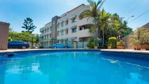 Hampton Court Apartments - North Gate Junction