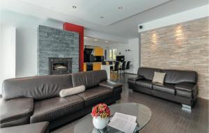 Gorgeous Home In Vrsi Mulo With Wifi 