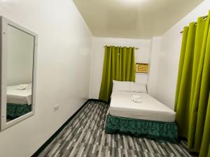 V Star CALAPAN - HOURLY! DAILY! WEEKLY! MONTHLY! BAGO! MALINIS! MAY PARKING!