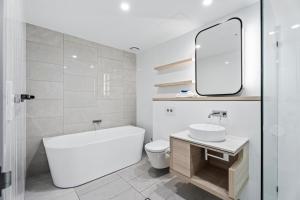 Stunning Ocean View 2 Bedroom Surfers Paradise