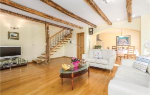 Beautiful Home In Kastav With Kitchen