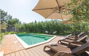 3 Bedroom Amazing Home In Pomer