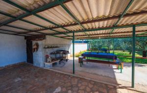 1 Bedroom Cozy Apartment In Liznjan 