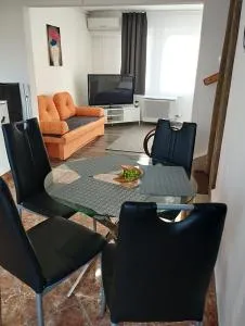 Vár-Lak Apartman - Sóly