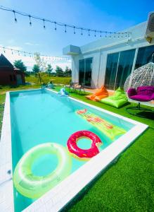 Anny poolvilla 5 bedroom ATV free