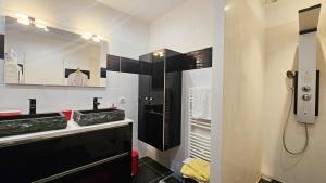 Appartements Elegant T3 tout equipe et confort proche parc expo et Arena : photos des chambres