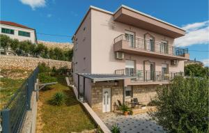 2 Bedroom Nice Apartment In Mali Rat 