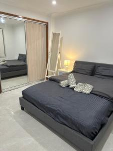 Spacious, cosy and affordable room if no one book in the other 2 room you will stay by yourself in the whole house