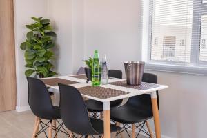 Elegant apartment near beach